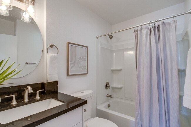 Floorplan - THE POINTE - JUST RENOVATED! Luxurious Community, W/D In Unit