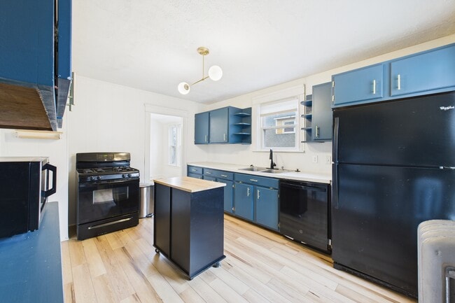 Building Photo - 58 3rd St