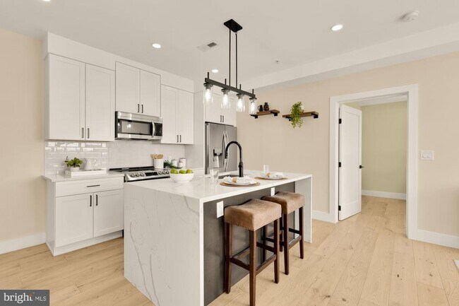 Building Photo - 927 Kennedy St NW