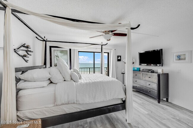 Building Photo - 1465 Jimmy Buffett Mem Hwy
