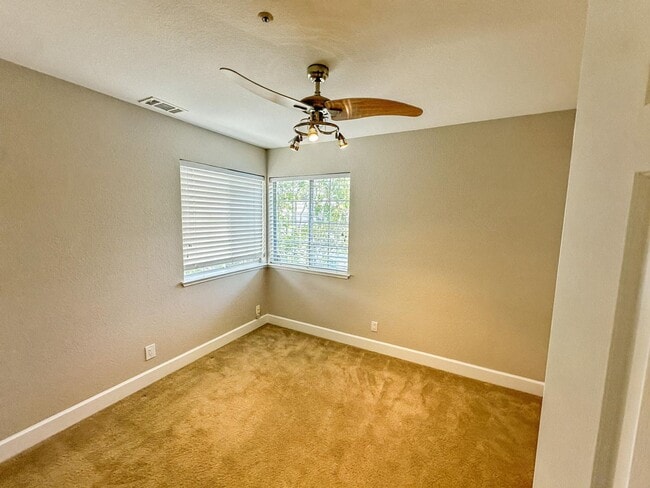 Building Photo - Elegant & Spacious 3BD Home | Pool Access,...