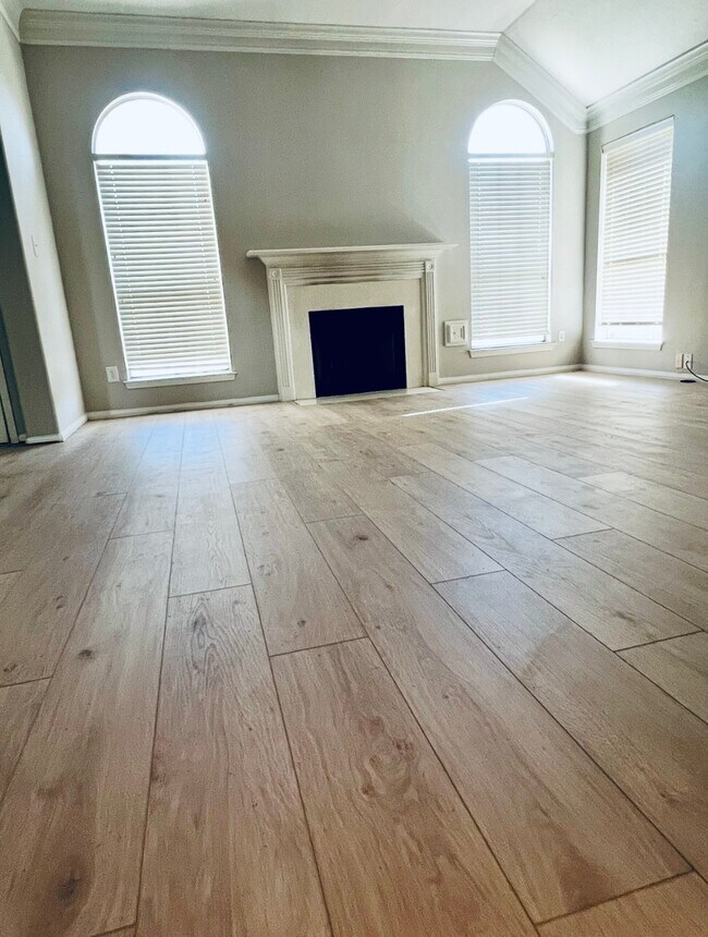 Building Photo - 13607 Mansor Dr