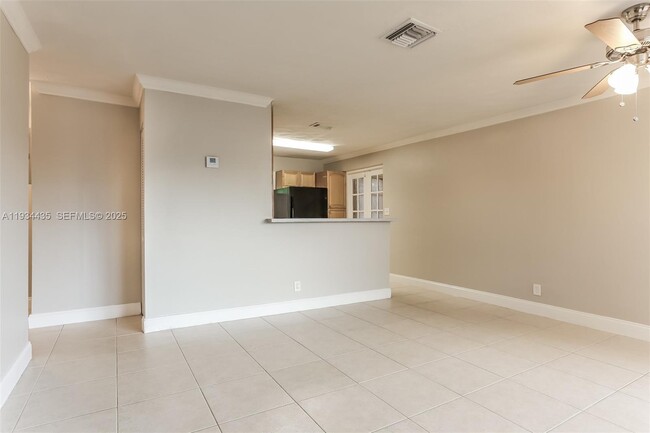 Building Photo - 2411 NE 10th Ave