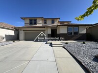 Building Photo - Spacious 4bd/3ba Woodland Home!