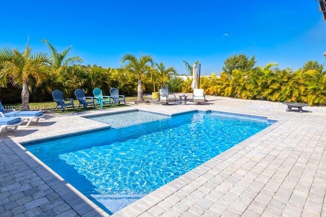 Building Photo - 8175 NW Greenbank Cir