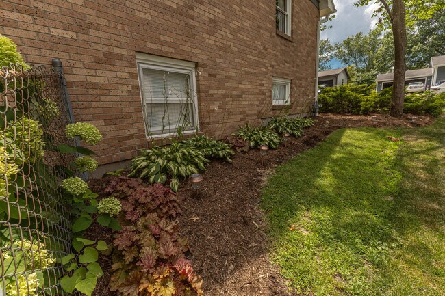 Building Photo - 3312 Lynnwood Dr