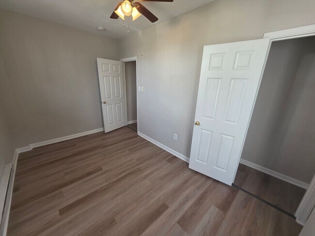 Building Photo - 151 W Grange Ave