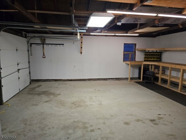 Building Photo - 36 Wawayanda Rd