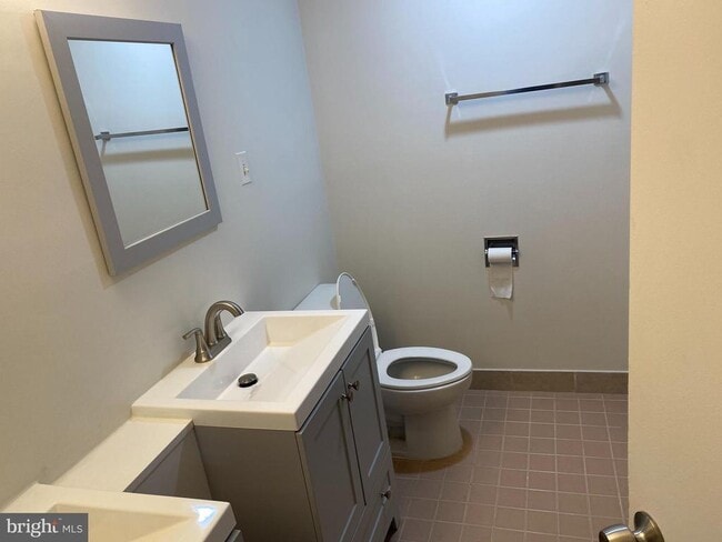 Building Photo - 3705 S George Mason Dr