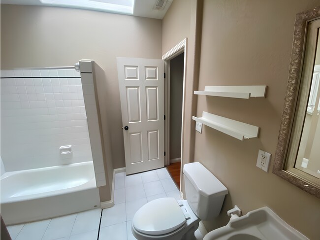 Building Photo - Spacious Kensington Home with Hardwood Floors and Fireplace