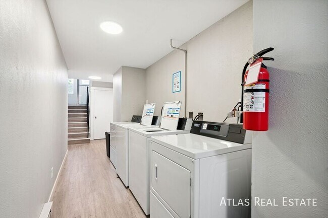 Building Photo - 1705 30th St