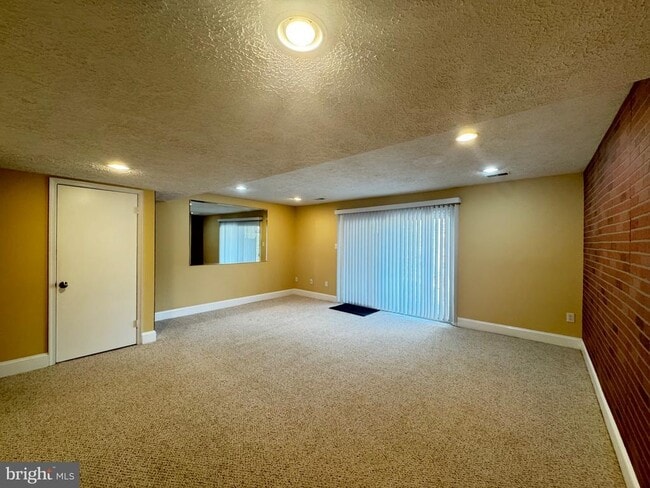 Building Photo - 11720 Stonegate Ln