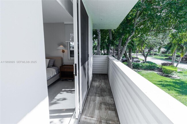 Building Photo - 4017 N Cypress Dr