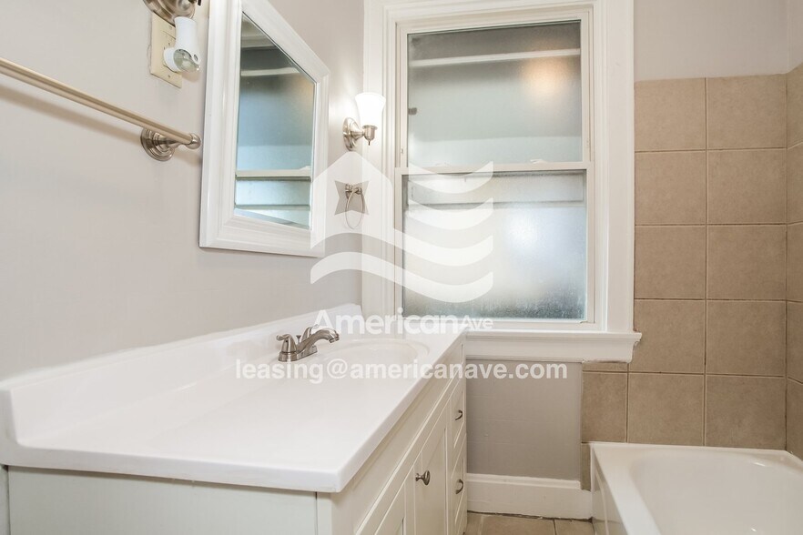 Building Photo - 4130 Talbert St