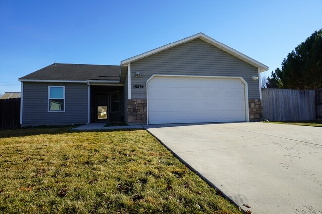 Building Photo - 16274 Silver Creek Ave