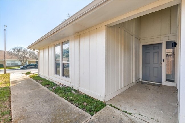 Building Photo - 12333 Ferris Creek Ln