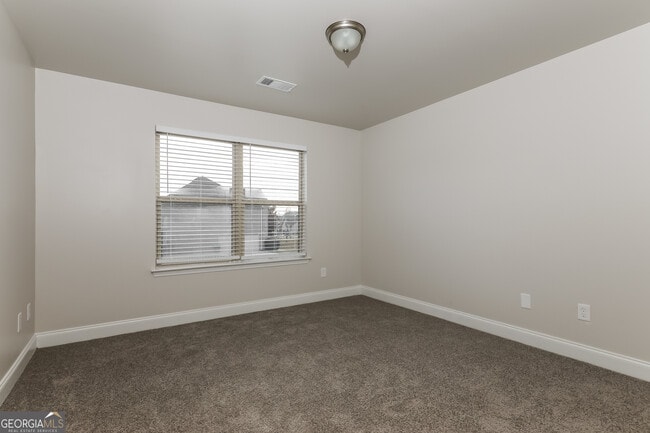 Building Photo - 12021 Kelowna Rd