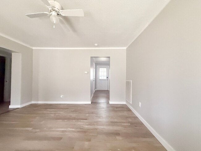 Building Photo - 3-Bedroom Single-Family Home with Hardwood Floors and Carport in Sparta