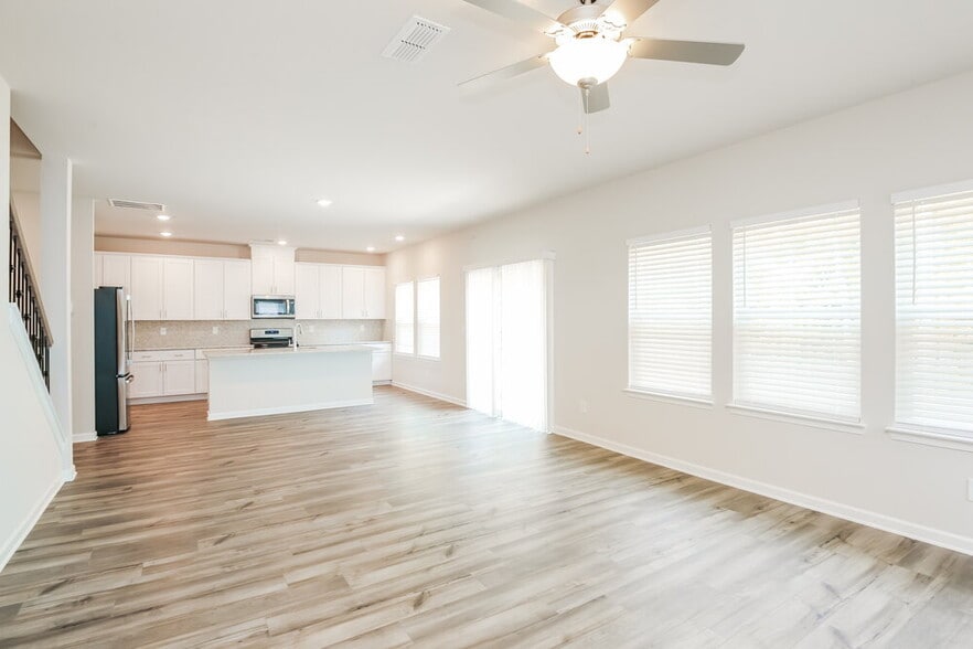 Building Photo - 137 Longleaf St