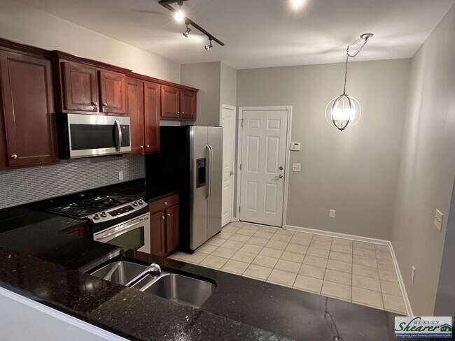 Building Photo - Beautiful 2 Story, 3 Bedroom Townhome near...