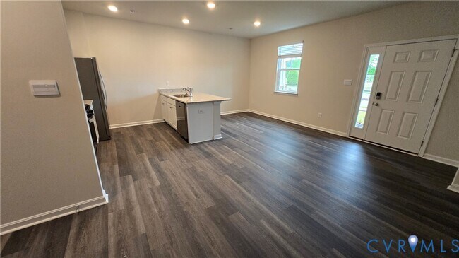 Building Photo - 6013 Banyan Ln