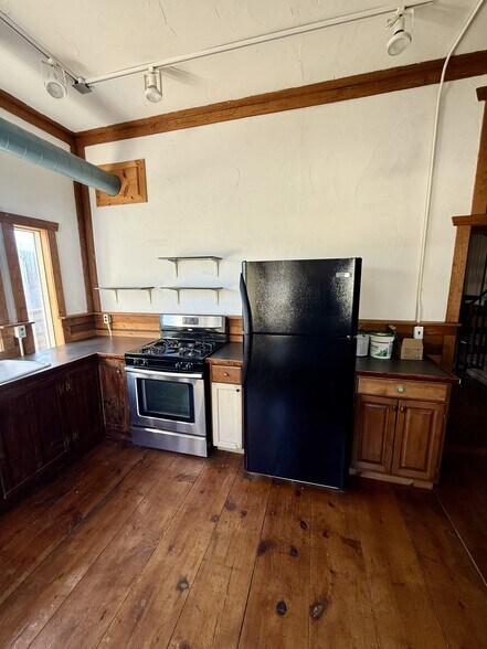 Kitchen - 628 W Market St