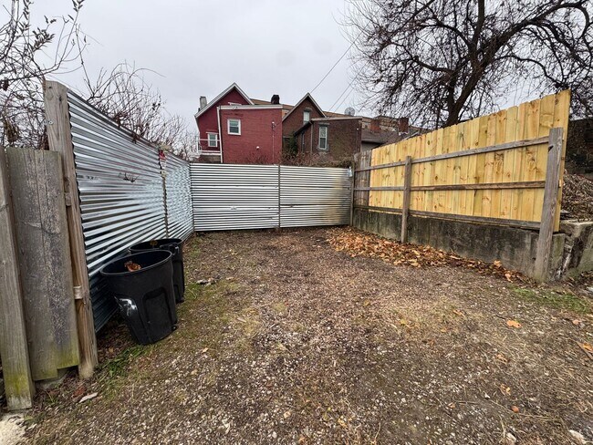 Building Photo - Charming 5BR Home in the Heart of Pittsbur...