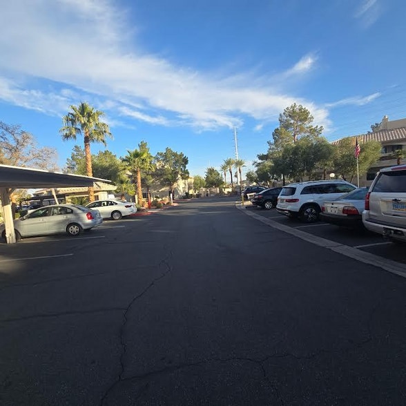 Building Photo - 7400 W Flamingo Rd