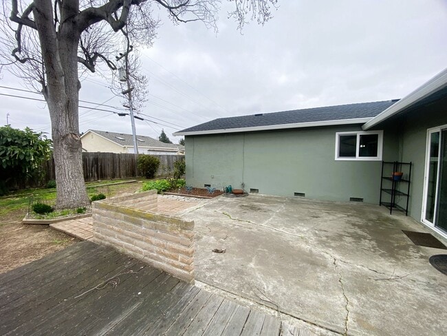 Building Photo - Lovely 3-bedroom home for rent in Fremont - Sundale!