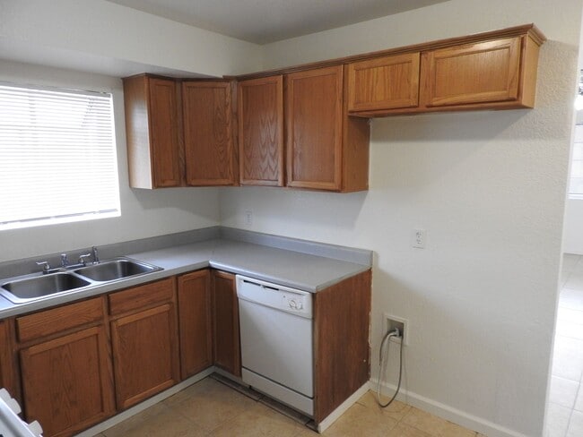 Building Photo - Three bedroom home