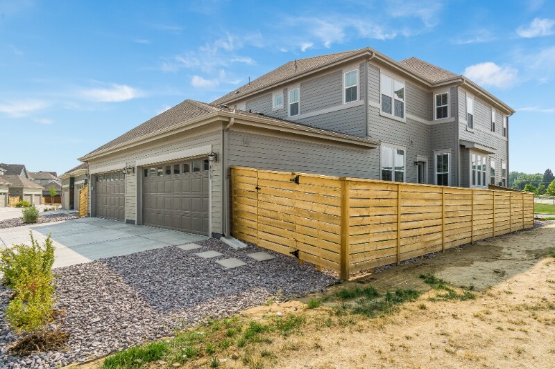 Building Photo - 458 Vicot Wy