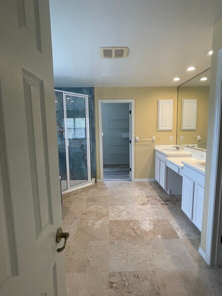 Building Photo - 759 Fordingbridge Way