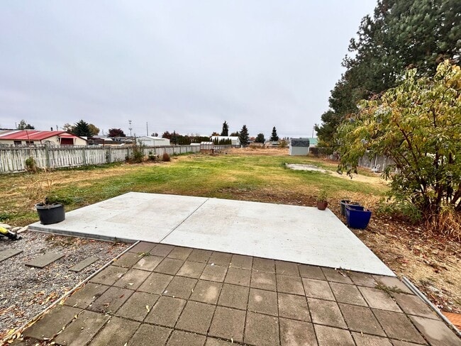 Building Photo - Charming 4 Bed, 2 Bath Home in Spokane Valley!