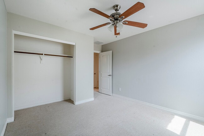Building Photo - 2744 E Donato Dr
