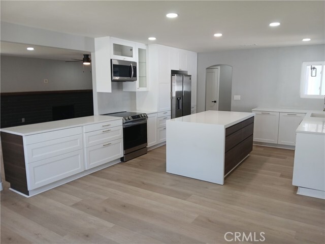 Building Photo - 30230 Swan Point Dr