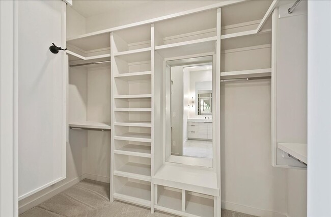 Building Photo - Modern Luxury Meets Everyday Comfort in Me...