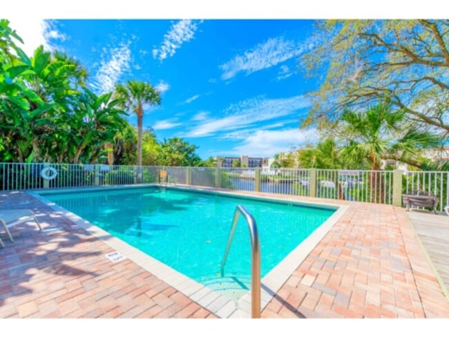 Building Photo - 5551 Executive Dr