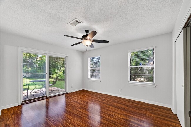 Building Photo - 5114 Beechnut St