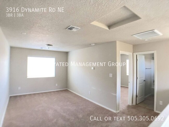 Building Photo - 3916 Dynamite Rd NE