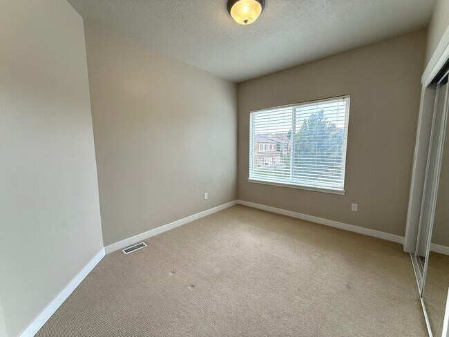 Building Photo - AVAILABLE JULY 1ST | 3 BED | 2.5 BATH | $2,295/MO