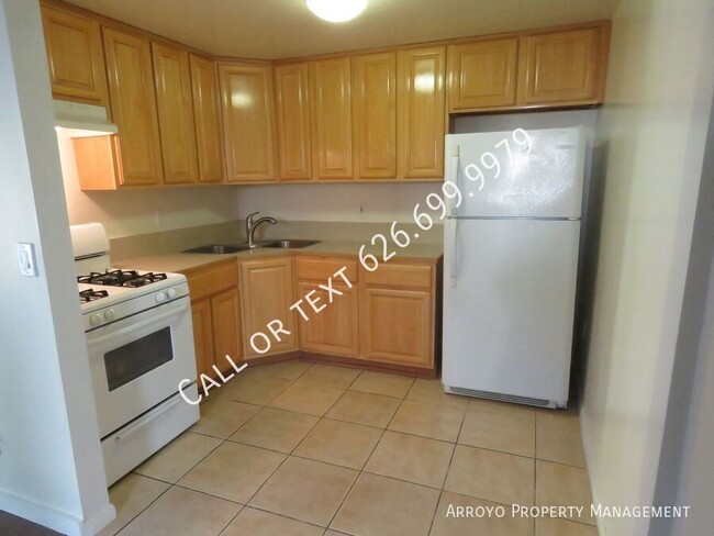 Building Photo - 745 E Poppyfields Dr