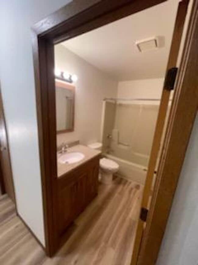 Interior Photo - Golden Sands