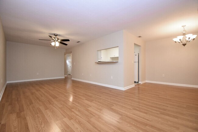 Building Photo - 501 SW 75th St
