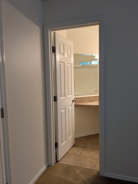 Building Photo - 17016 N Tanner Pl