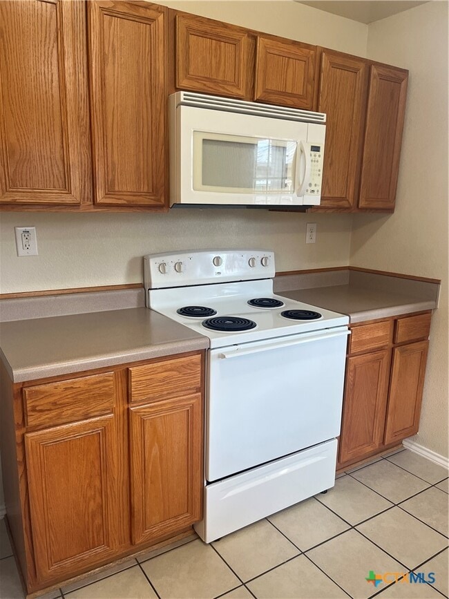 Building Photo - 1031 Helen Dr