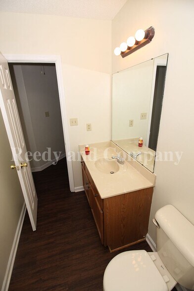 Building Photo - 7063 Parkbrook Ln