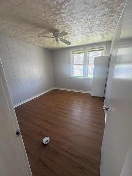 Building Photo - 333 N Grantley St