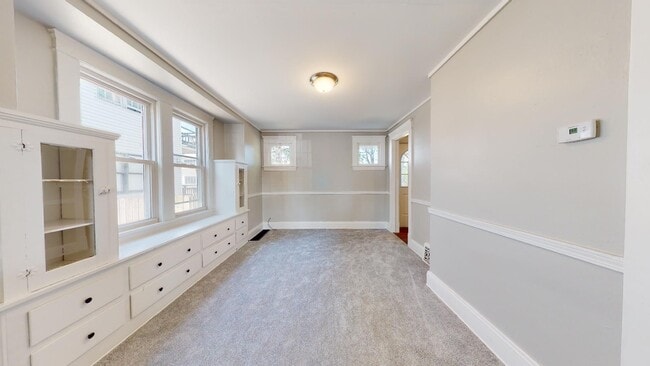 Building Photo - Old Brooklyn - 3 Bedroom Single Family Home