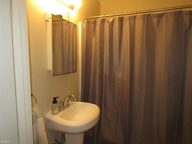 Building Photo - 3 br, 1 bath House - 742 McReynolds Ave NW