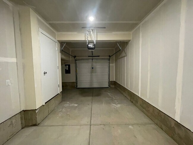 Building Photo - Brand New 2024 Build in the Bethany Crossing Neighborhood ~ 3Bd/3Ba - Washer/Dryer and Single Car...